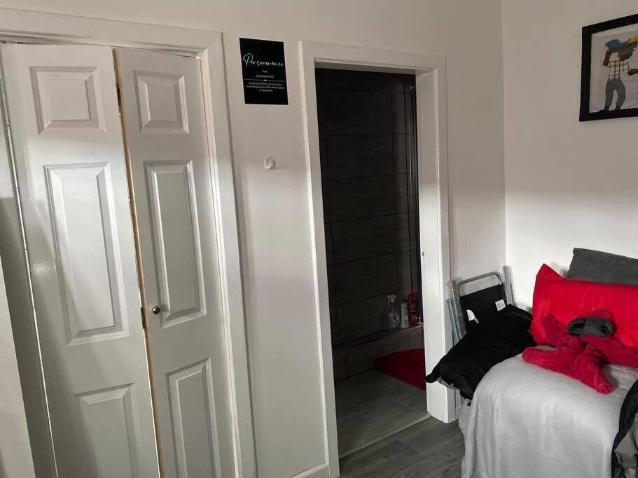Limpenny Garden Flat Apartment นอตติงแฮม ภายนอก รูปภาพ
