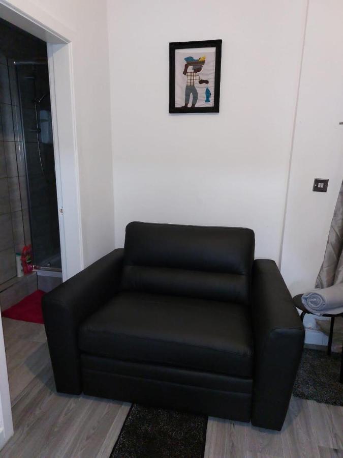 Limpenny Garden Flat Apartment นอตติงแฮม ภายนอก รูปภาพ