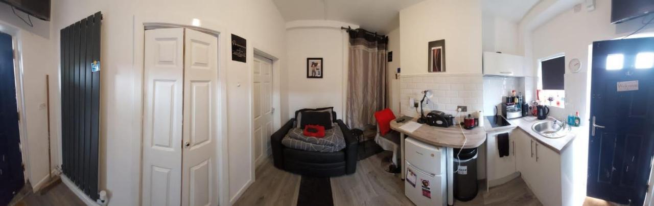 Limpenny Garden Flat Apartment นอตติงแฮม ภายนอก รูปภาพ
